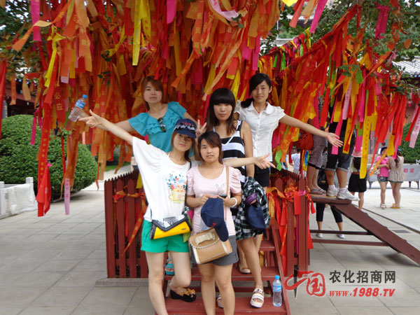 �SԸ���µ���Ů��