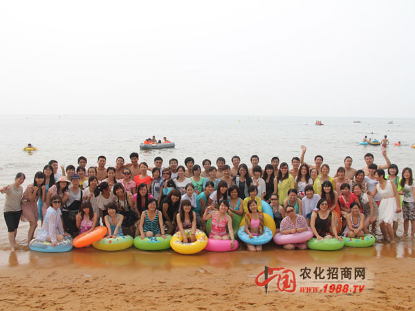 威海國(guó)際海濱浴場(chǎng)放松嬉戲