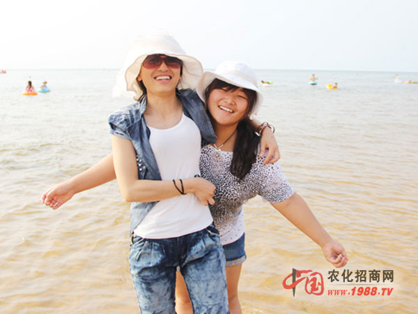 �ʹ���Ů����һ��