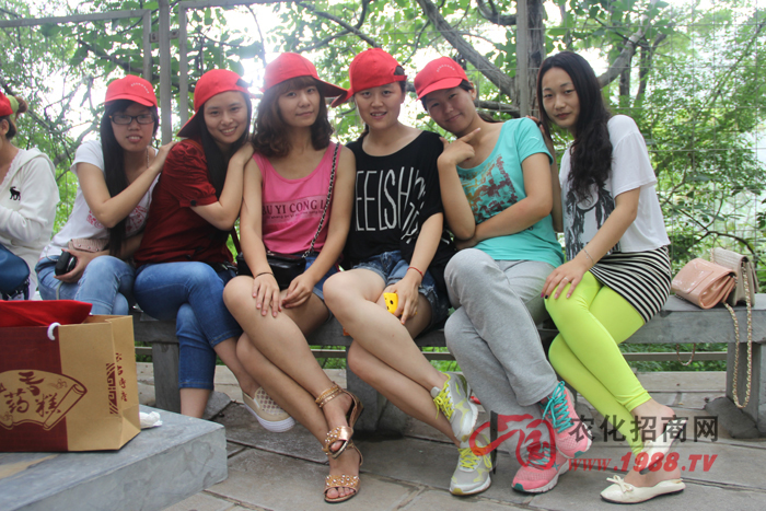 美女齊聚云臺山