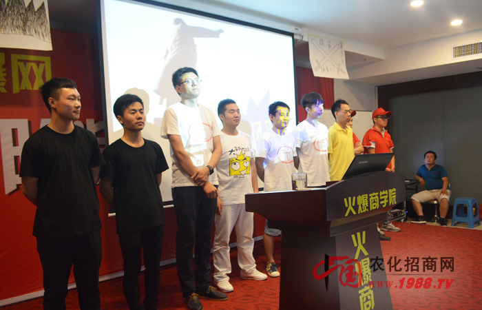 ����һ���ǈF(tu��n)�(du��)������һ����ǈF(tu��n)�(du��)