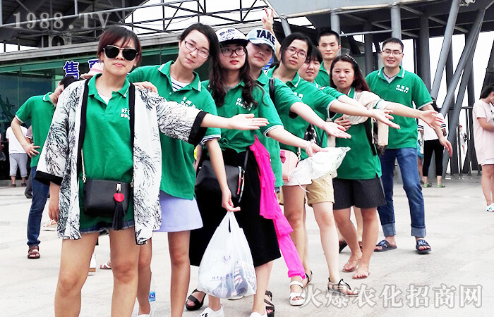 �B�u�����ഺ·�����B�Ƹ�֮��