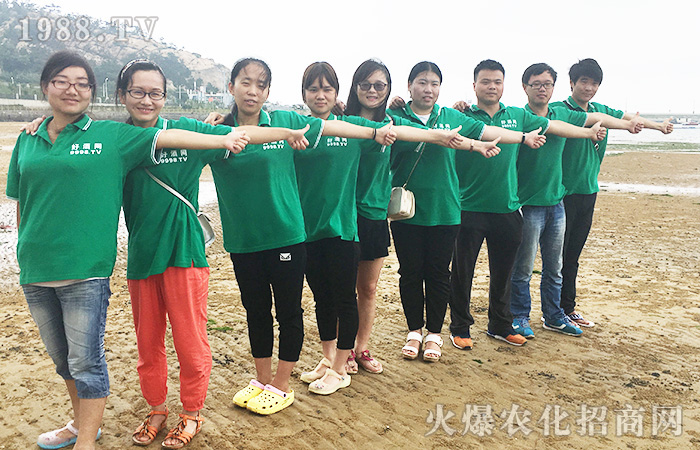 �B�Ƹ�֮�У����ĸ���ÿһ��ɳʯ���Ð۸�Ⱦ��߅��ÿһλ��