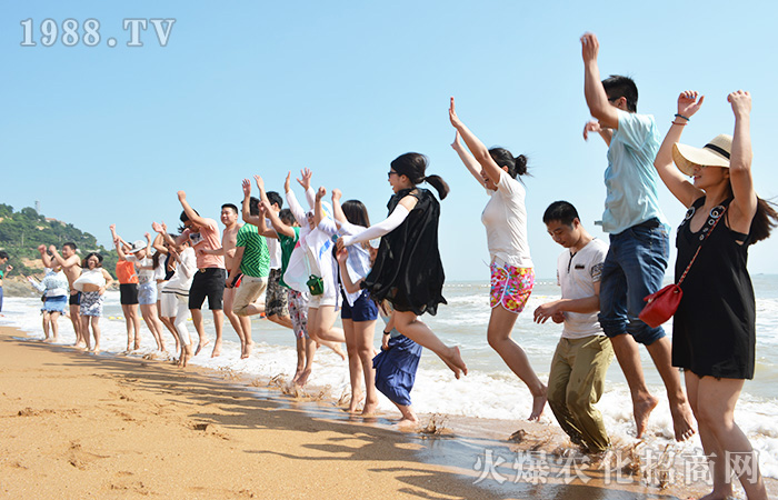     �c���Y(ji��)�����҂�һ��ȥ̤����