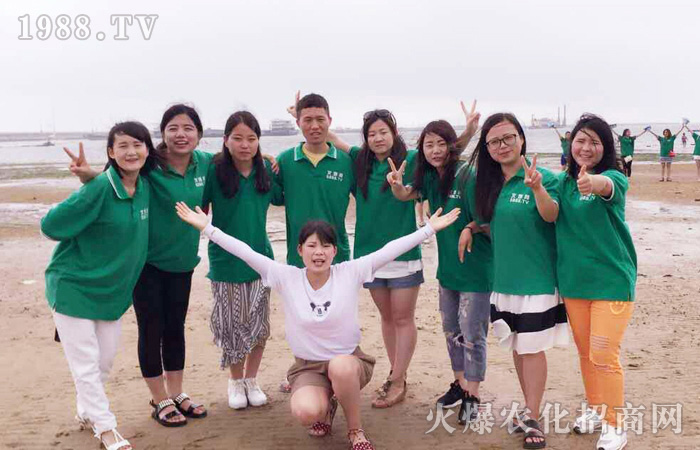 2016,因?yàn)槟悖銈,我的世界才如此豐富多彩!