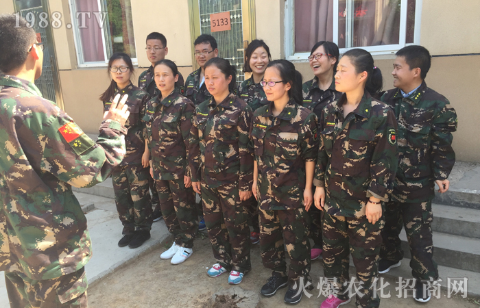 ��Խ������ƴ���^����