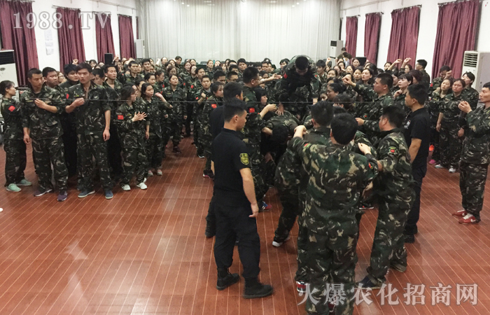 ��׃�Լ� ͻ������