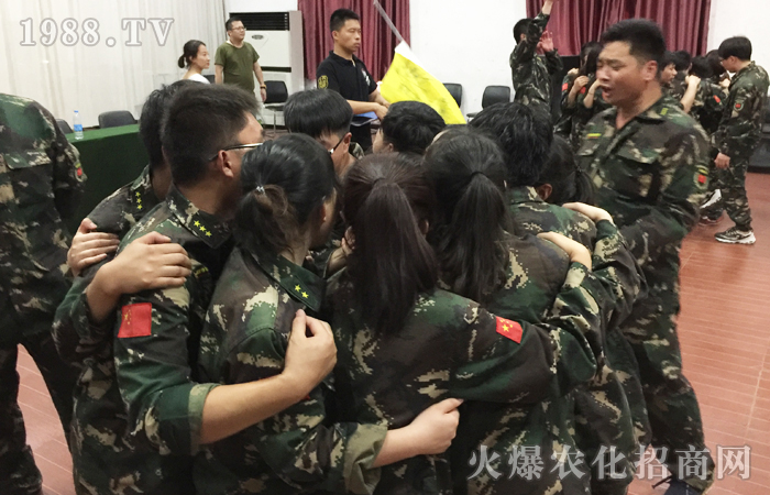 為了家庭、孩子、自己,我們必須全力以赴面對生活的挑戰(zhàn)!