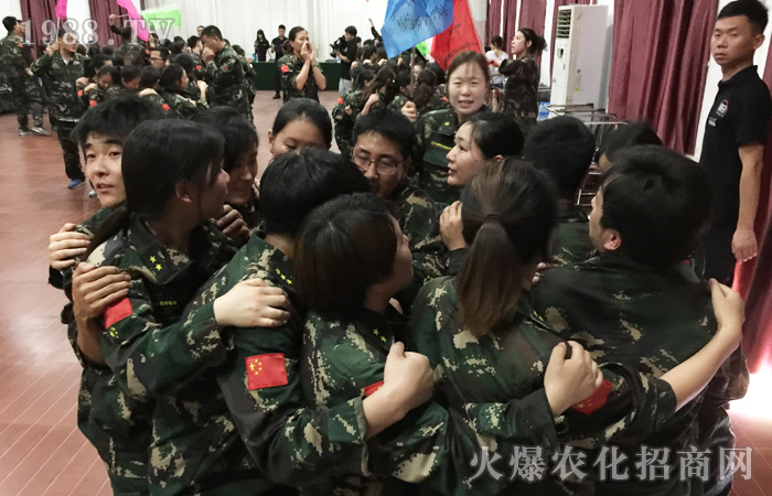 �����ҳ��L(zh��ng)���ж�һ·�c(di��n)��