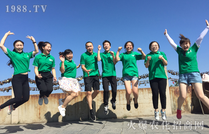 捧著一顆感恩的心,行走在白云山水間