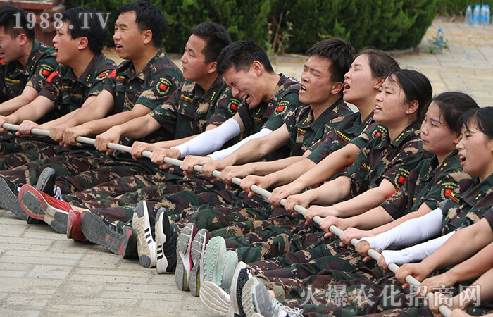 團結(jié)一心,勇敢前行