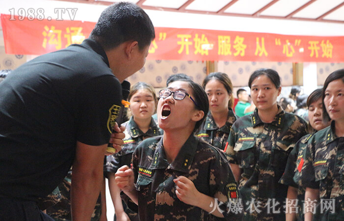 2018年6月16號和17號兩天,我們進行了一年一度的培訓,感謝公司能夠提供這么好的機會,讓我成長。通過對拓展訓練項目的精心設計終真正能夠實現個人心理的跨越,于此同時也能夠體會到個人能力的發(fā)展?jié)摿,回顧拓展訓練的全過程,歷歷在目!