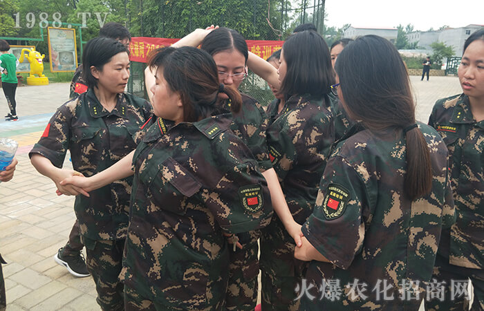 �����������ƵZǰ�У�