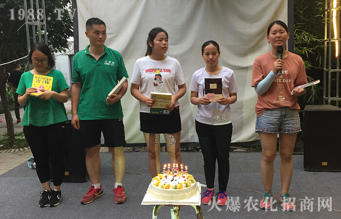 ����������