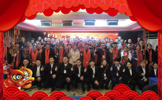     ����(gu��)��˹�ء���ף��λ��(j��ng)�N(xi��o)���������w������ؔ(c��i)Դ�V�M(j��n)��