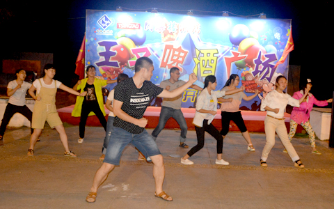 �SˬӢ�ˣ�������A�������ഺ��Ѫ����������L(f��ng)��