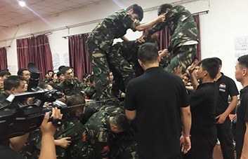 ��������������҂�ҲҪ�Գֵ�����