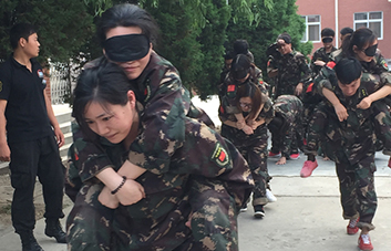 ������;�ж��D�U���Ҷ����v�������¸�ǰ����