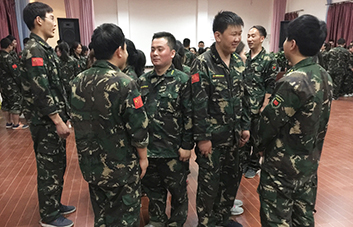 ��ٝ�����������ǿ옷��������